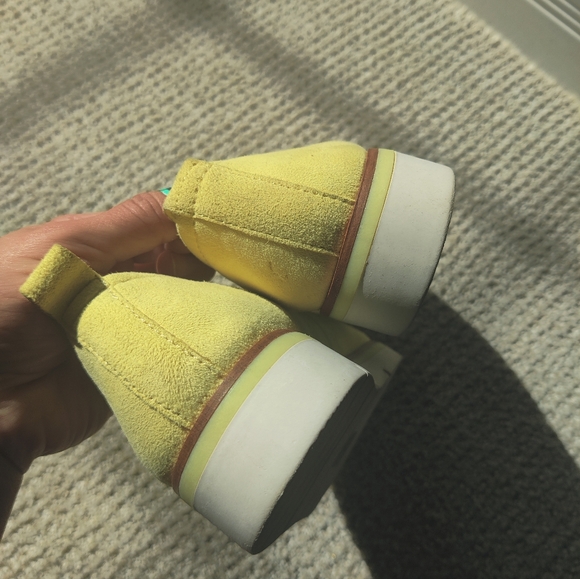 Caslon Women's Hadley Yellow Loafer - Size 7 - Picture 5 of 10